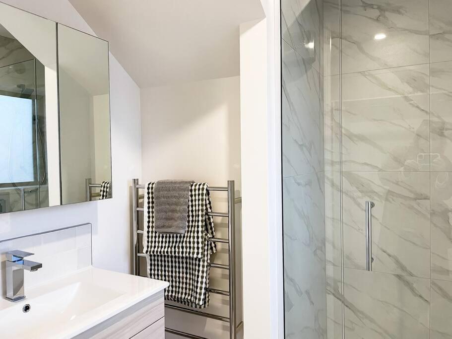 Chic City Centre Townhouse 크라이스트처치 외부 사진